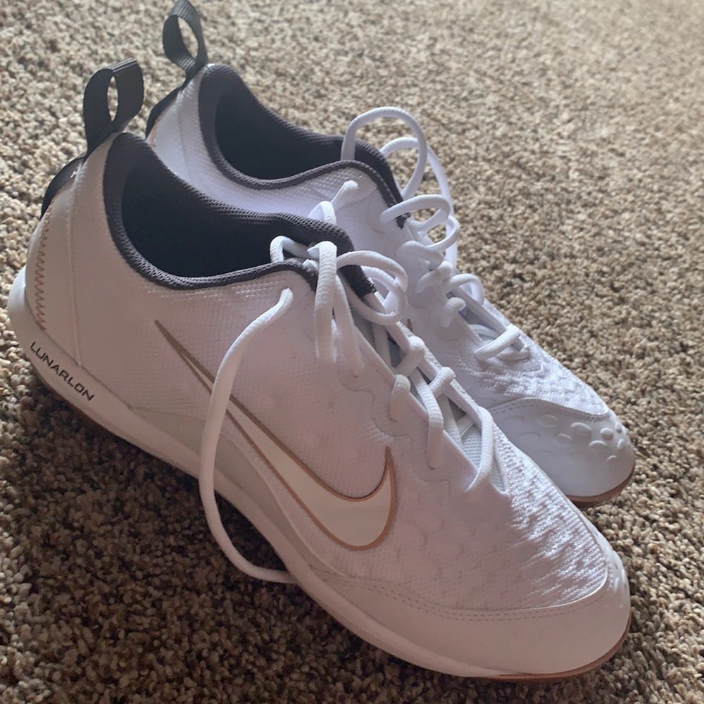 NWT Nike Hyperdiamond softball cleats size9